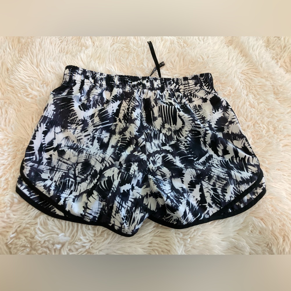 Calvin Klein Monochrome Patterned Shorts - Picture 4 of 4